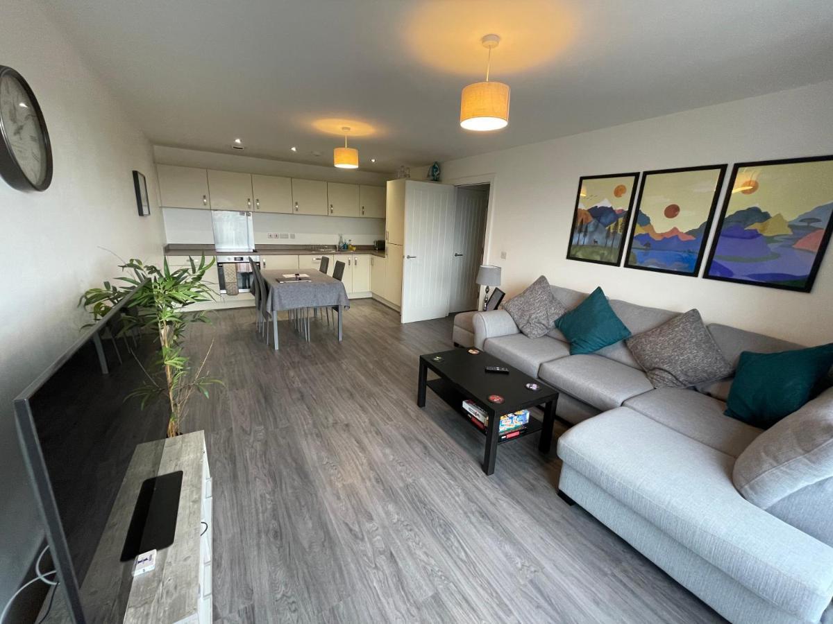 Balcony Marina Apartment With City Skyline Views - Free Secure Parking 맨체스터 외부 사진