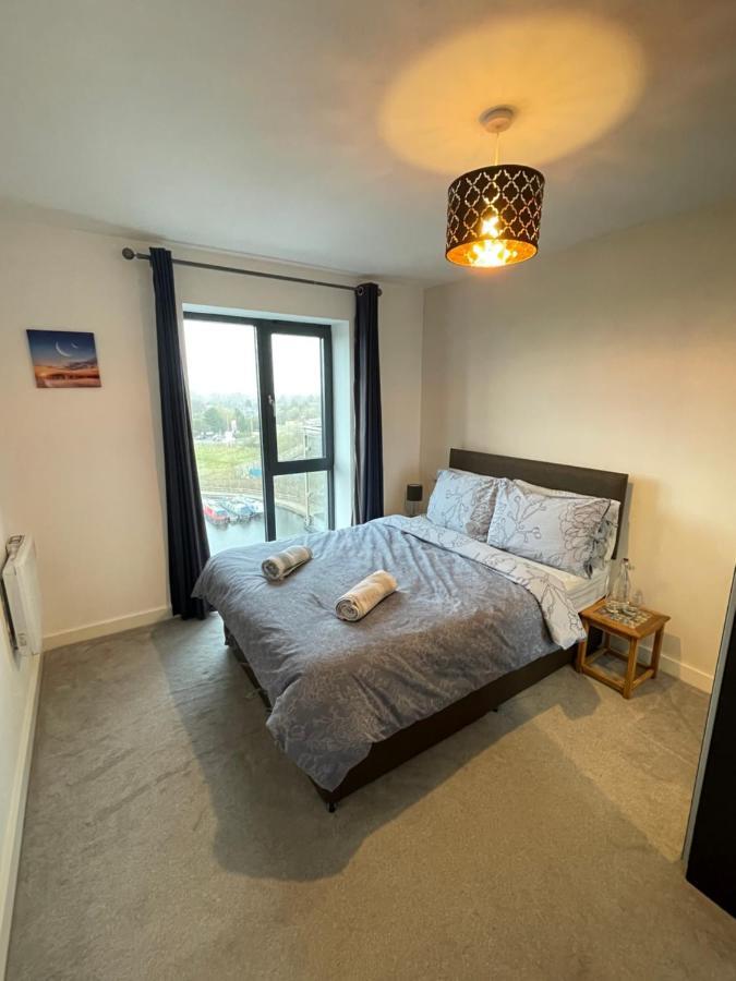 Balcony Marina Apartment With City Skyline Views - Free Secure Parking 맨체스터 외부 사진