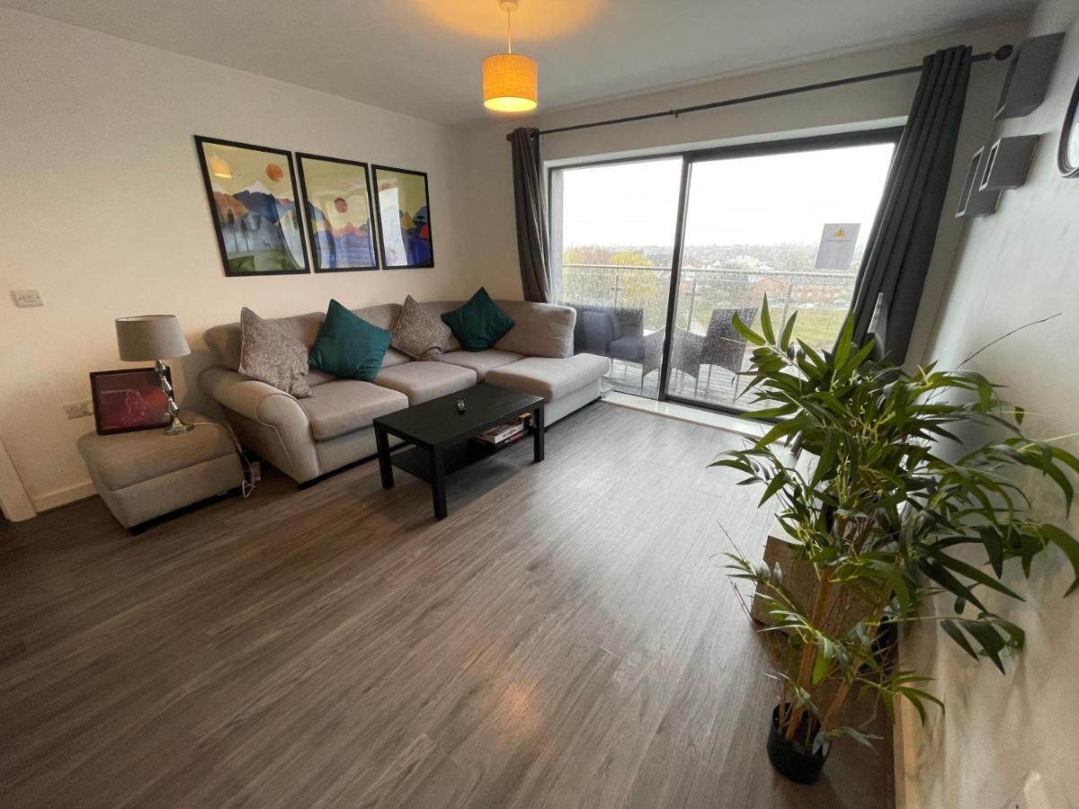Balcony Marina Apartment With City Skyline Views - Free Secure Parking 맨체스터 외부 사진