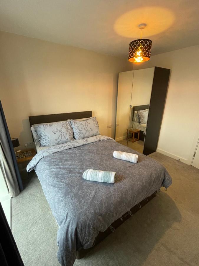 Balcony Marina Apartment With City Skyline Views - Free Secure Parking 맨체스터 외부 사진