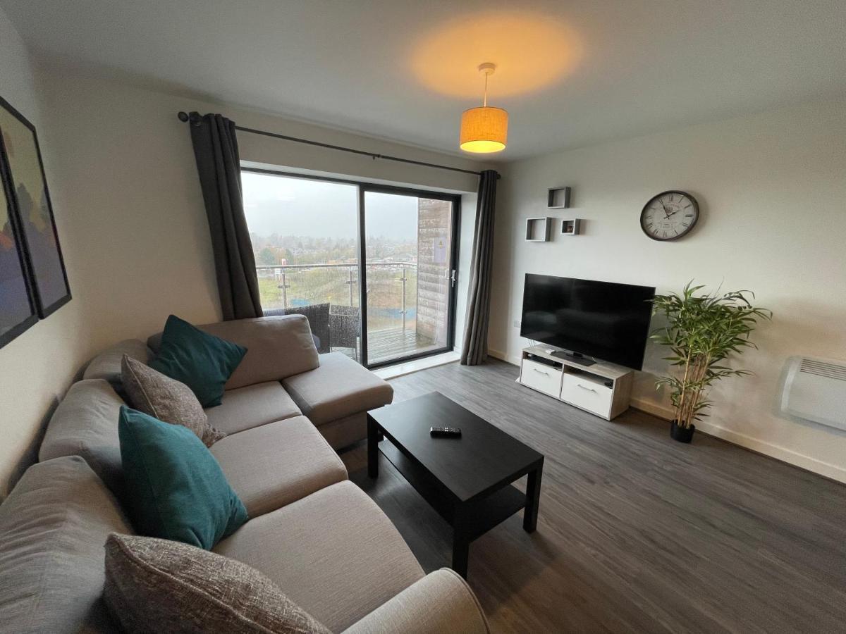 Balcony Marina Apartment With City Skyline Views - Free Secure Parking 맨체스터 외부 사진