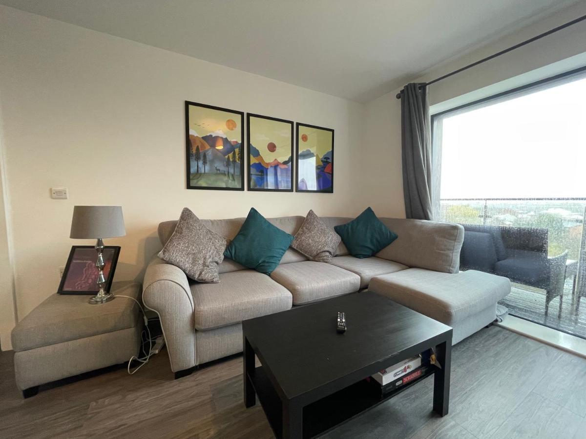 Balcony Marina Apartment With City Skyline Views - Free Secure Parking 맨체스터 외부 사진