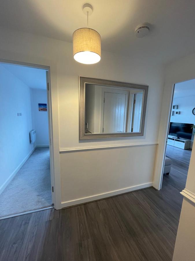 Balcony Marina Apartment With City Skyline Views - Free Secure Parking 맨체스터 외부 사진